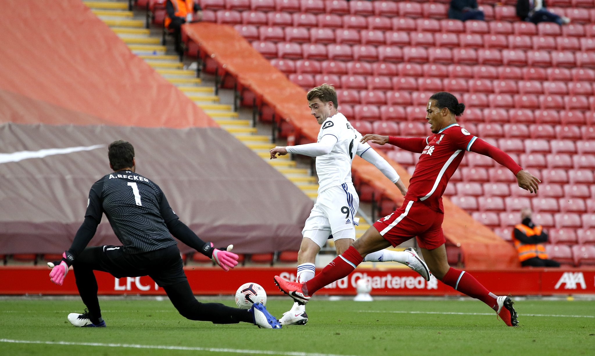 需要时刻保 需要时刻保